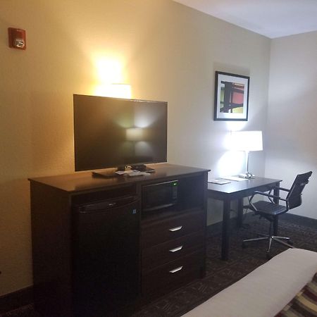 Best Western Rayne Inn Zewnętrze zdjęcie