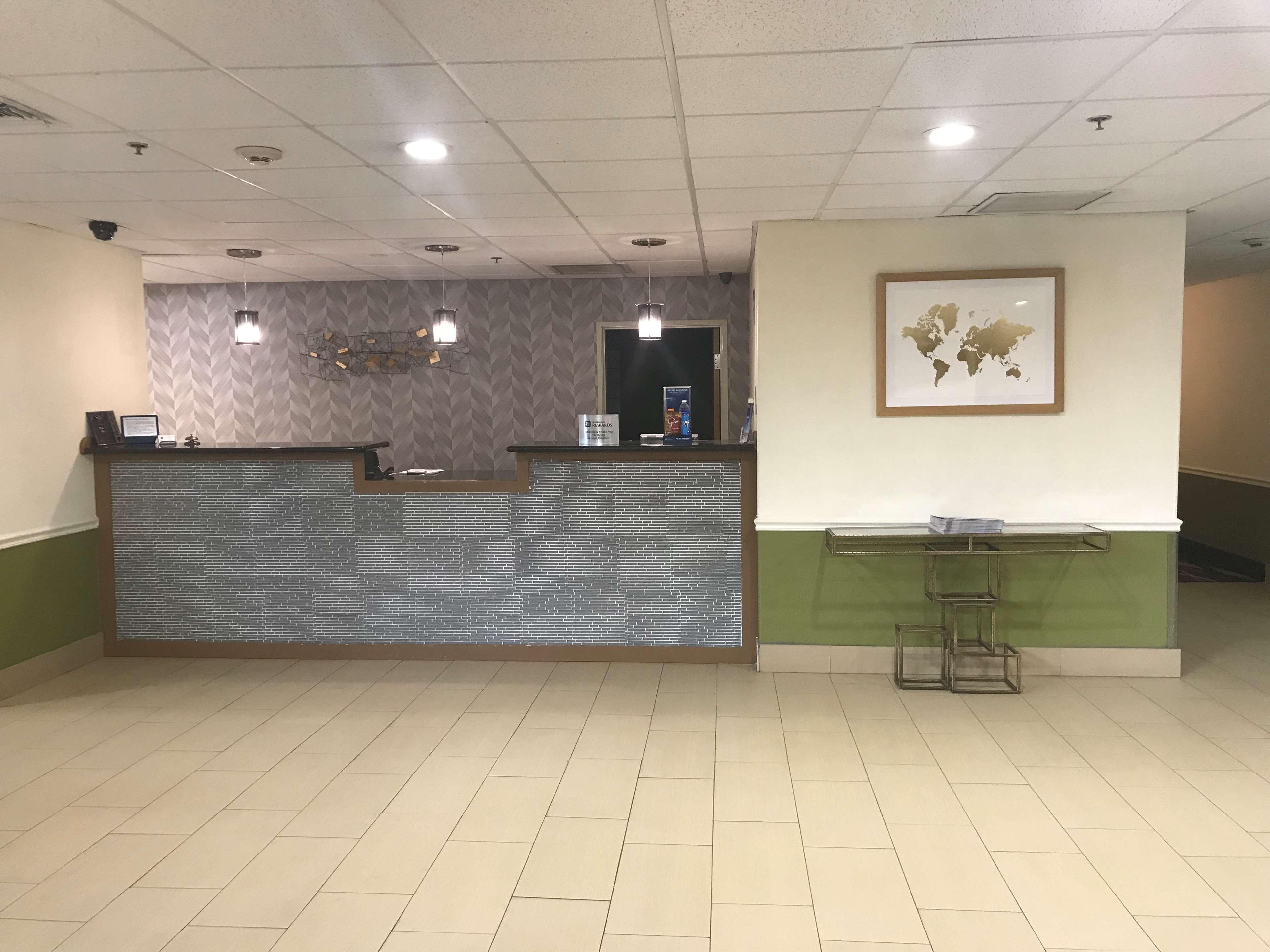 Best Western Rayne Inn Zewnętrze zdjęcie
