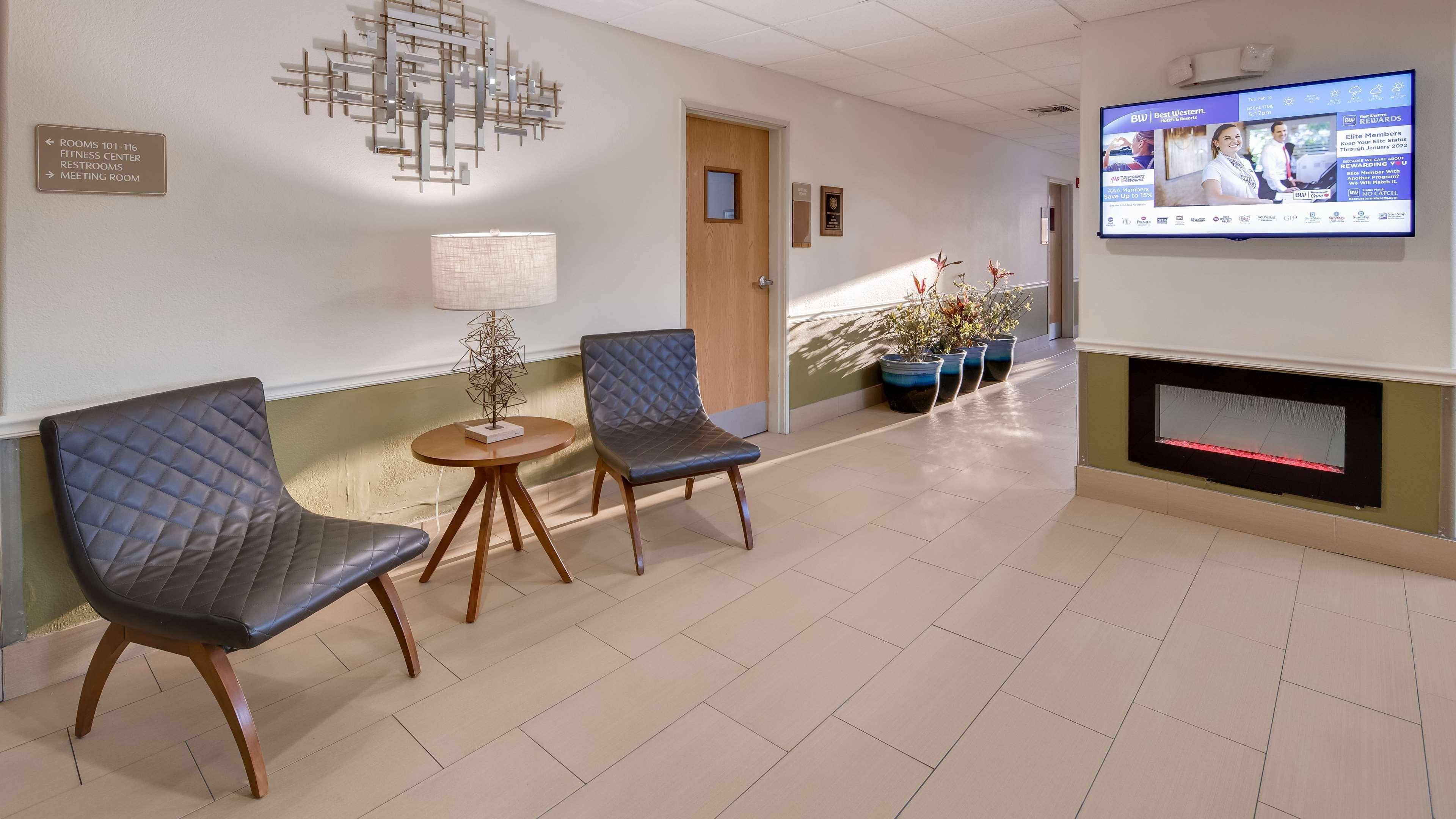Best Western Rayne Inn Zewnętrze zdjęcie