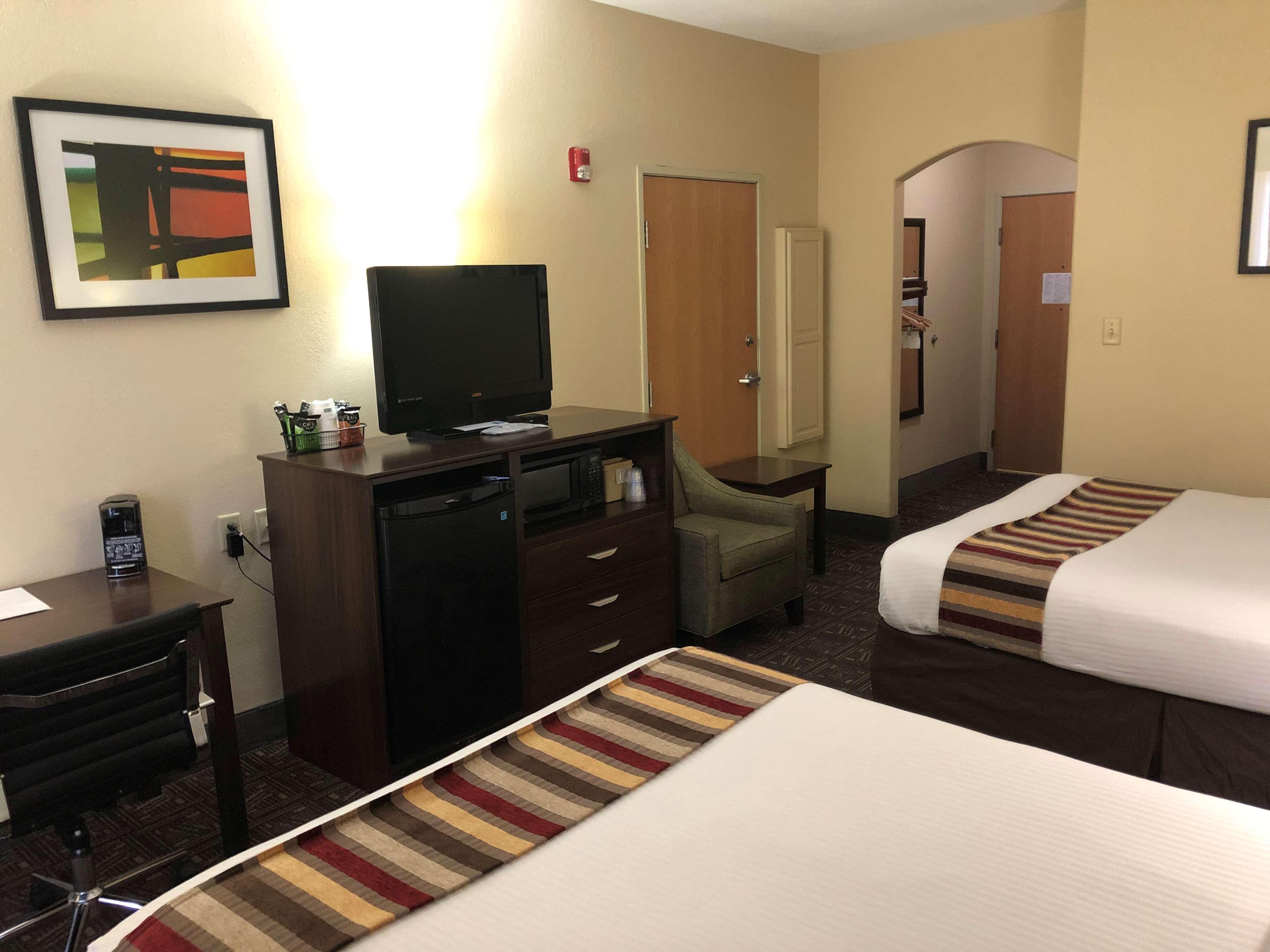 Best Western Rayne Inn Zewnętrze zdjęcie