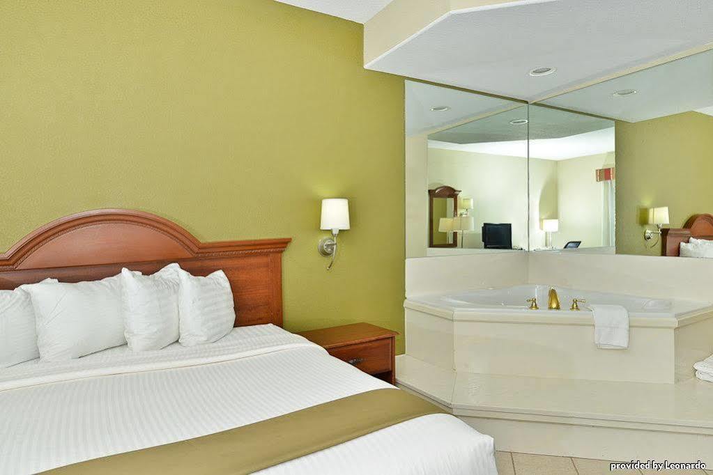 Best Western Rayne Inn Zewnętrze zdjęcie