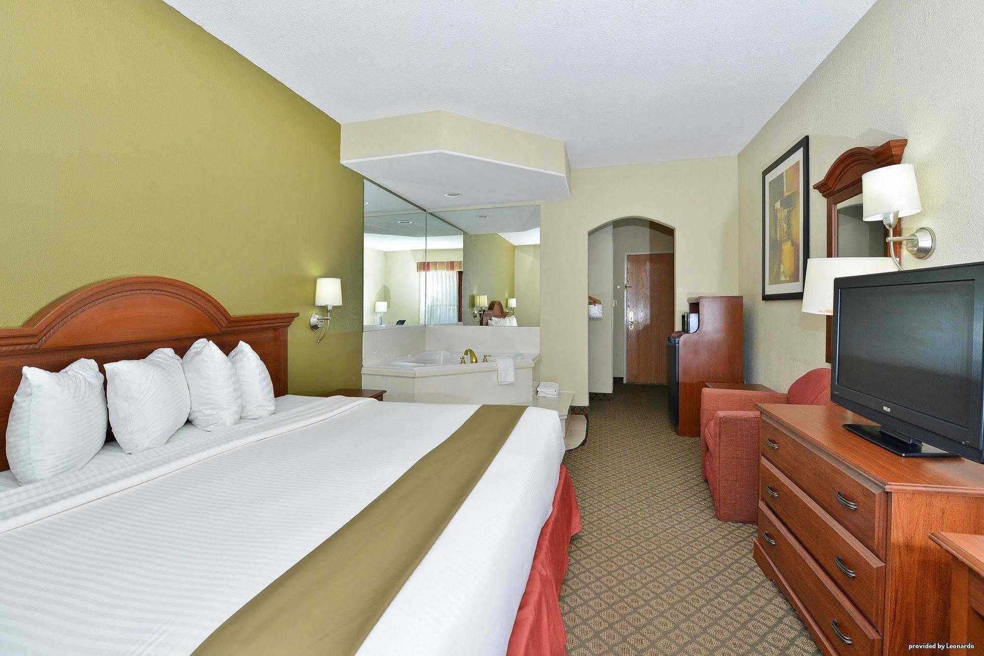 Best Western Rayne Inn Zewnętrze zdjęcie